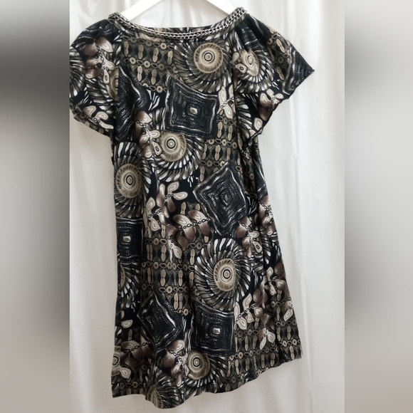 CATO Angel Wing Sleeves Chain Accented Top- Size: Small - Picture 2 of 5